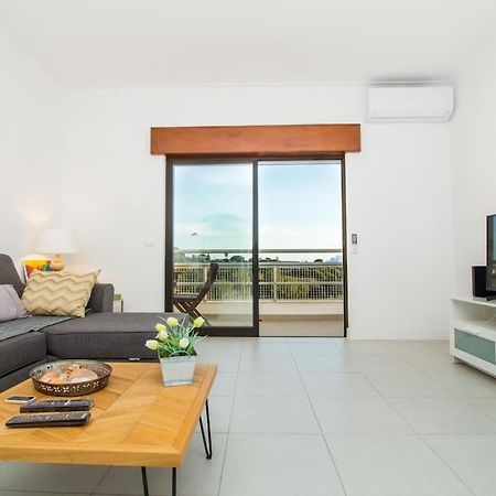 Central Apartment - Pool And Sea View & Albufeira Center Bagian luar foto