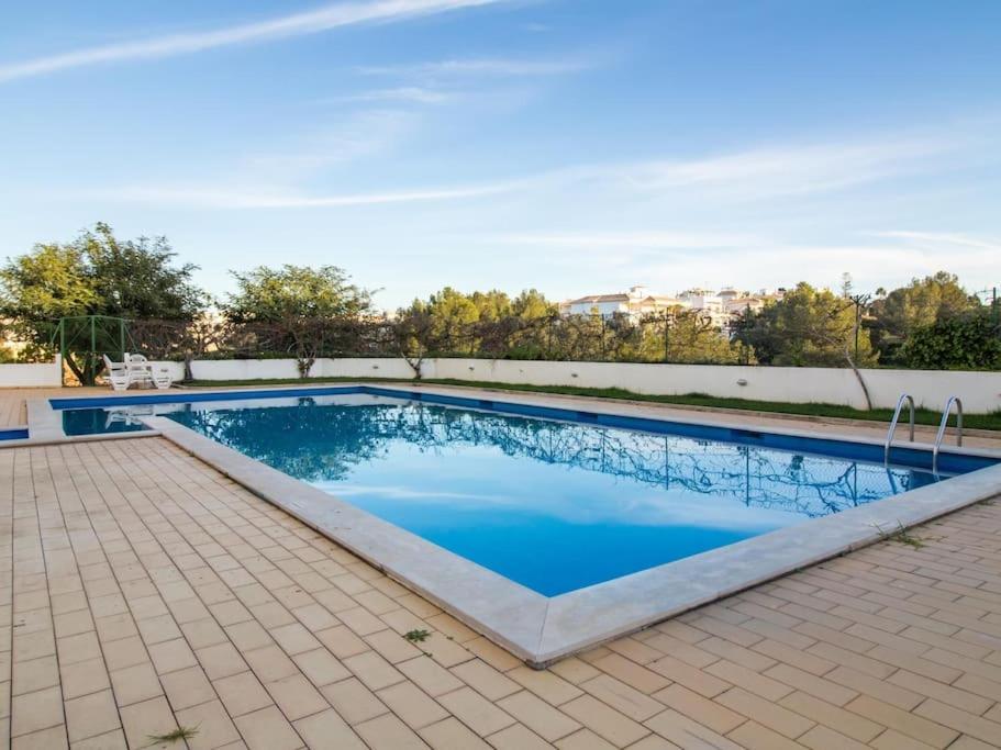 Central Apartment - Pool And Sea View & Albufeira Center Bagian luar foto